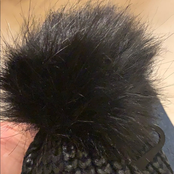 NWT black coated pompon hat - Picture 6 of 6